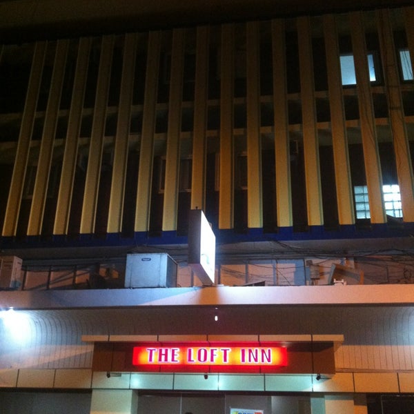 รูปภาพถ่ายที่ The Loft Inn โดย Nikkah S. เมื่อ 3/29/2013