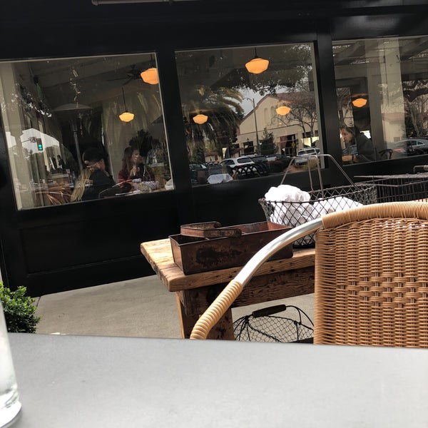 3/10/2018にNilesh D.がMayfield Bakery &amp; Cafeで撮った写真
