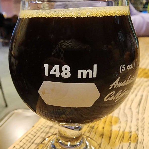 1/26/2023 tarihinde Black Tooh G.ziyaretçi tarafından Bottle Logic Brewing'de çekilen fotoğraf