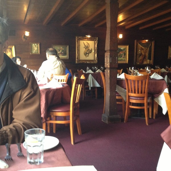 3/17/2013にLila C.がHolman Ranch Tavernで撮った写真