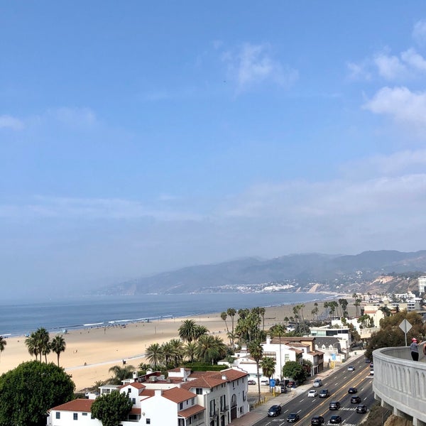 Foto tirada no(a) The Bungalow Santa Monica por Katelyn G. em 10/13/2020