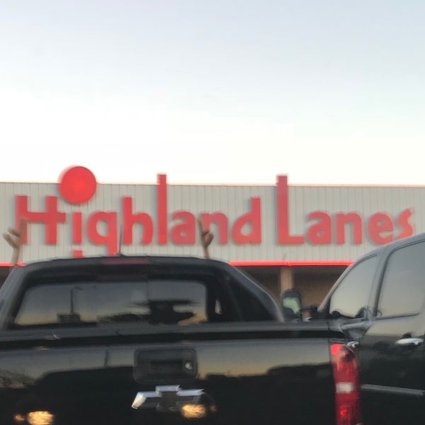 Photo taken at Highland Lanes by Ely S. on 12/20/2017