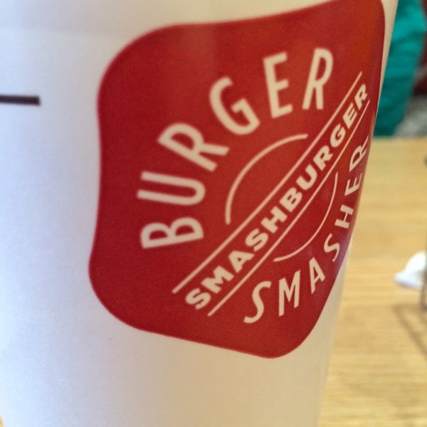 Foto diambil di Smashburger oleh John F. pada 3/16/2014