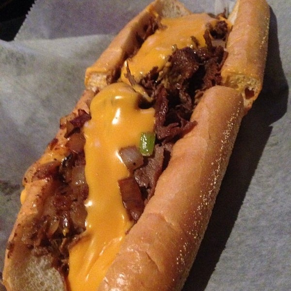 Foto scattata a Direct From Philly Cheesesteaks da Burger B. il 2/4/2014