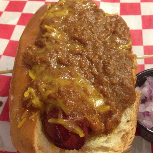 รูปภาพถ่ายที่ Knucklehead Burgers โดย Burger B. เมื่อ 8/30/2013