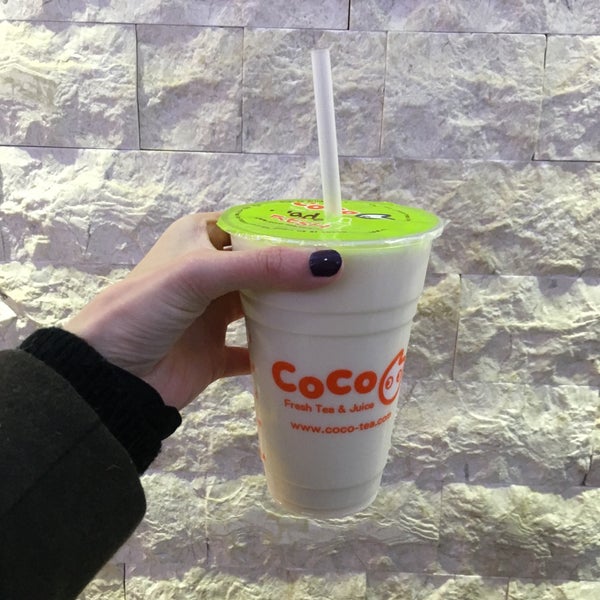 Photo taken at CoCo Fresh Tea &amp; Juice by Jess H. on 2/10/2016