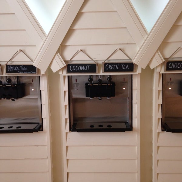 Skinny Dippa (Now Closed) Frozen Yogurt Shop in Windsor