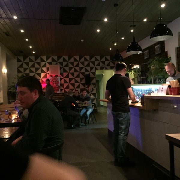 Триггер бар москва. Trigger bar варшавское. Триггер бар москва. Trigger bar нагатинская. Вело кафе салют меню.