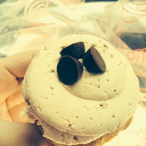 5/2/2014에 Rafaela T.님이 Cupcakes on Denman에서 찍은 사진