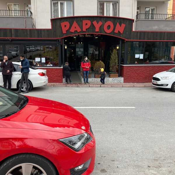Foto diambil di PaPyon Burger oleh Hilmi H. pada 3/20/2021