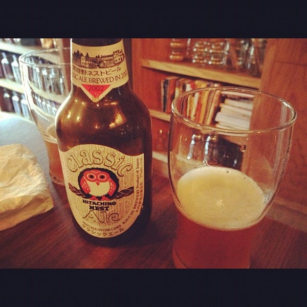 Das Foto wurde bei Beer Table von Wesley am 10/13/2012 aufgenommen