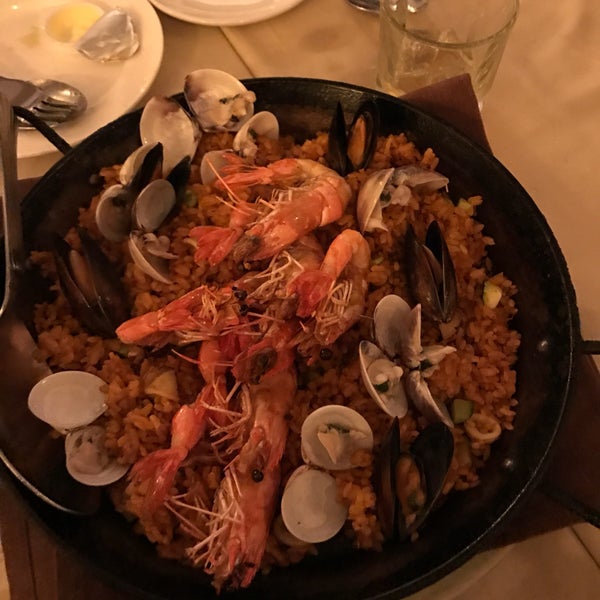 Tried most of the tapas and there were all on point! Seafood paella was flavourful whereas the vegetarian paella was a bit bland.