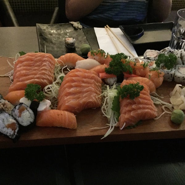 Снимок сделан в Hadouken Sushi Bar пользователем Débora S. 11/11/2017