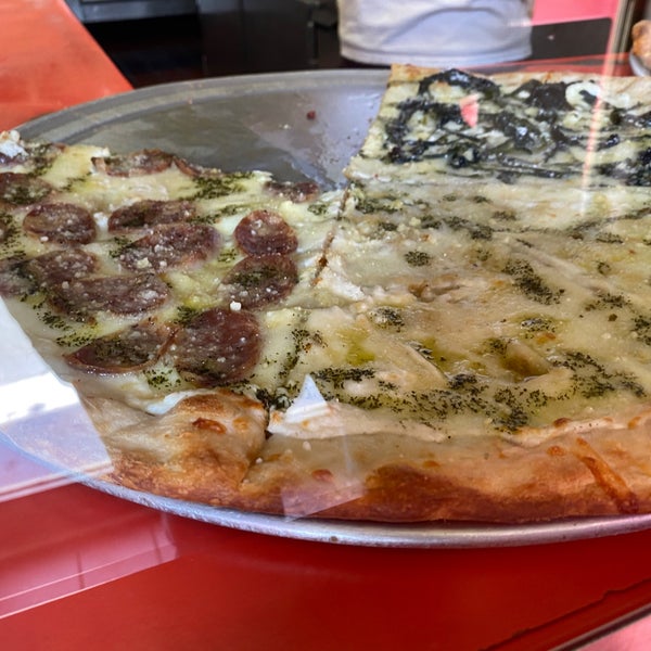 Photo prise au Luigi&#39;s Pizza par Sage le7/28/2020