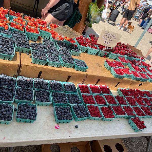 Photo taken at Grand Army Plaza Greenmarket by Sage on 7/9/2022