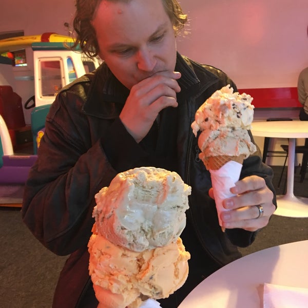 Ollies Burgers And Ice Cream Ice Cream Parlor