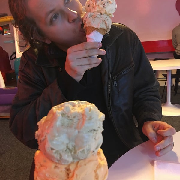 Ollies Burgers And Ice Cream Ice Cream Parlor