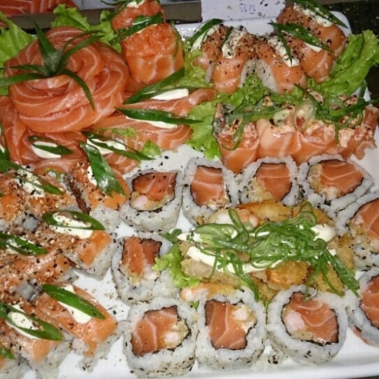 Foto tirada no(a) Hamadaya Sushi Bar por Felipe M. em 5/7/2014