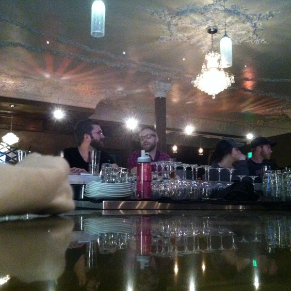 4/19/2014에 Marcus G.님이 Oblio&#39;s Cap Hill Tavern에서 찍은 사진