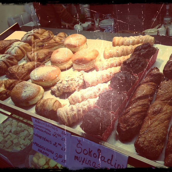 Снимок сделан в CRISPY bakery &amp; sandwich bar пользователем CRISPY bakery &amp; sandwich bar 10/7/2013