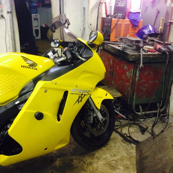 Мото бункер в владивостоке. Мотобункер мотоциклы из японии. Мотобункер владивосток. Мотобункер владивосток. Мотобункер мотоциклы из японии.