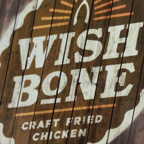 10/7/2013에 Erica H.님이 Wishbone Craft Fried Chicken에서 찍은 사진
