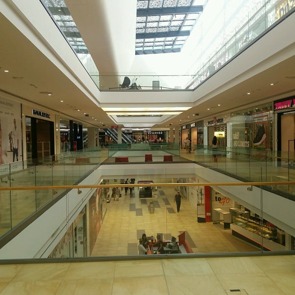รูปภาพถ่ายที่ Mall of Split โดย Mārtiņš Č. เมื่อ 9/20/2016