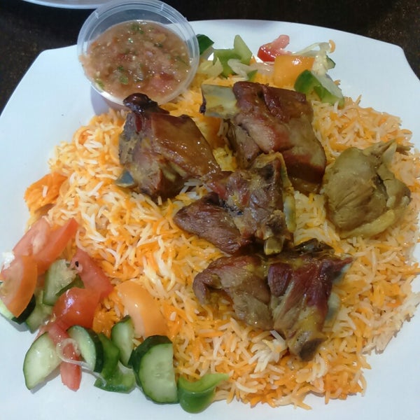 Foto diambil di Al-Mukalla Arabian Restaurant oleh ᴡ (. pada 12/13/2014