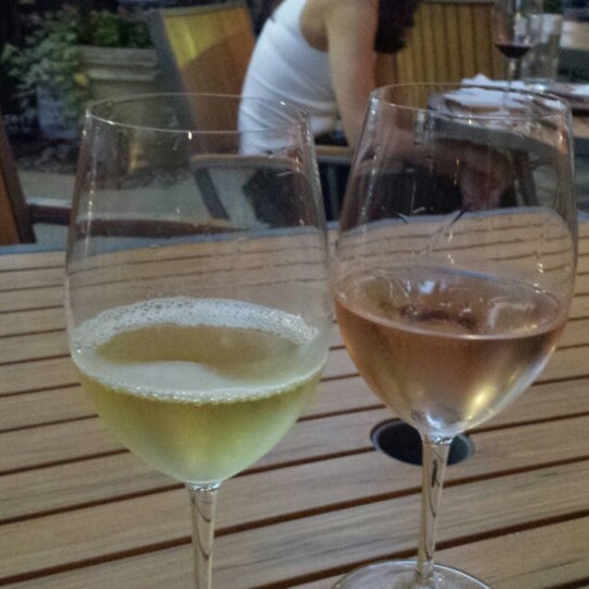 Foto tirada no(a) Cork Wine Bar por Korey F. em 8/18/2013