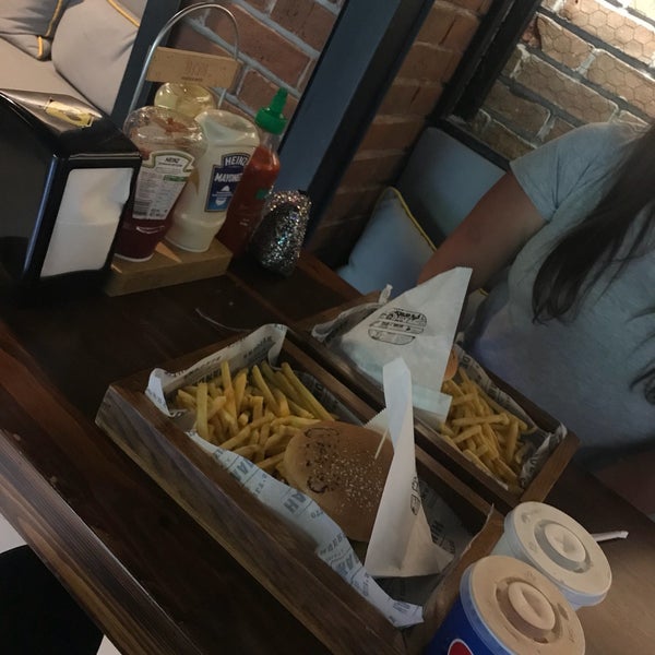 7/10/2018にDudu M.がOTTOBROS Burger &amp; Coffee ANTで撮った写真
