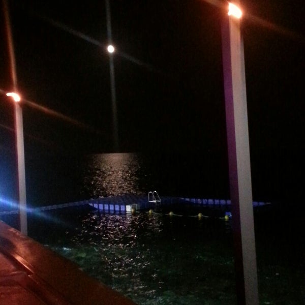 7/24/2013 tarihinde Cris S.ziyaretçi tarafından Isla Marina'de çekilen fotoğraf
