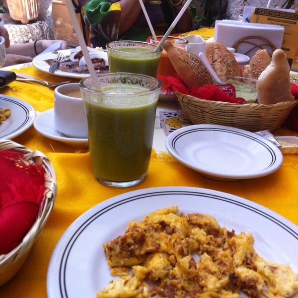 4/16/2014 tarihinde Daniela V.ziyaretçi tarafından Café de la Parroquia'de çekilen fotoğraf