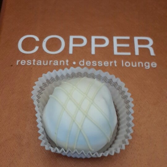 Снимок сделан в Copper Restaurant &amp; Dessert Lounge пользователем Haris S. 9/22/2013