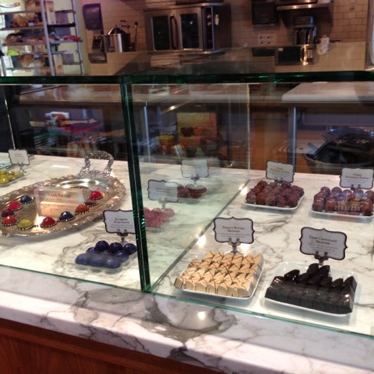 11/19/2012 tarihinde Toni S.ziyaretçi tarafından Craverie Chocolatier Café'de çekilen fotoğraf