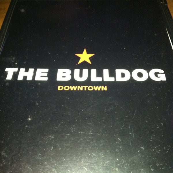 รูปภาพถ่ายที่ The Bulldog Downtown โดย Terrance H. เมื่อ 4/20/2013