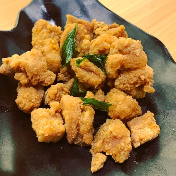 Yummy popcorn chicken! friendly service. Make reservation before you go!
