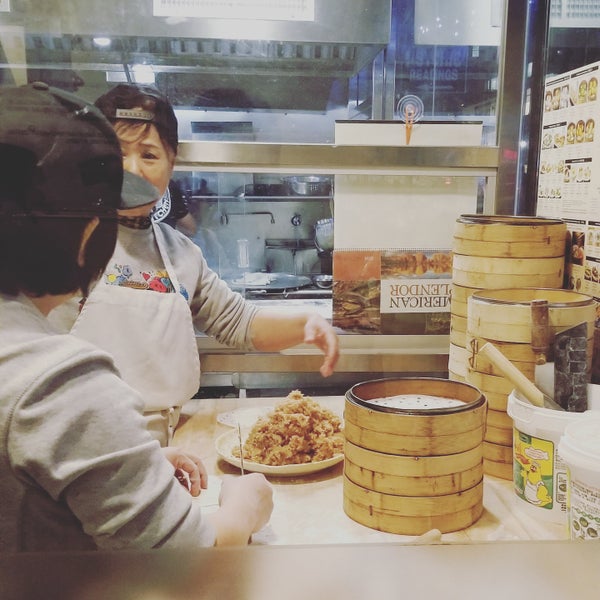 รูปภาพถ่ายที่ Kungfu Kitchen โดย Rita L. เมื่อ 4/8/2018