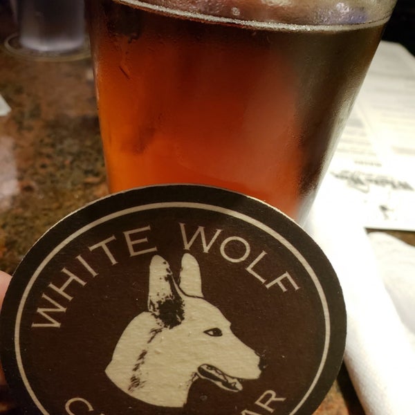 12/15/2018 tarihinde Duaneziyaretçi tarafından White Wolf Cafe &amp; Bar'de çekilen fotoğraf