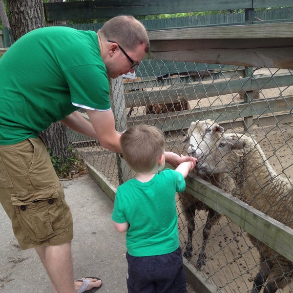 5/16/2013 tarihinde Kelli W.ziyaretçi tarafından Alabama Gulf Coast Zoo'de çekilen fotoğraf
