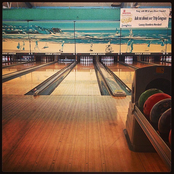 Photo taken at Gable House Bowl by Angela D. on 1/7/2015