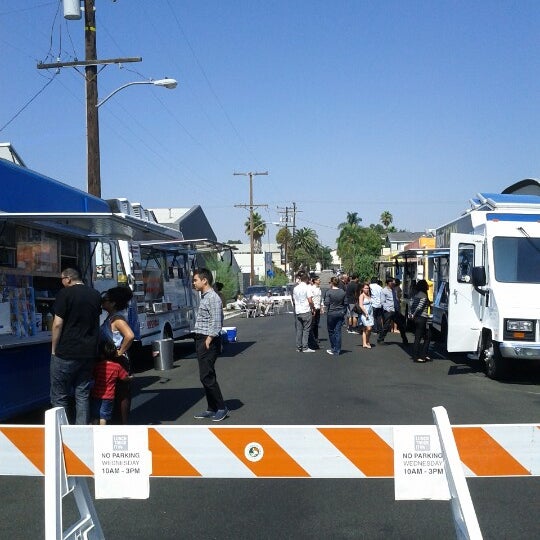 Photo taken at Lunch Truck-It by Angela D. on 9/26/2012