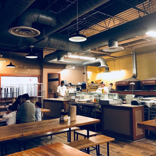 1/21/2018 tarihinde Lucas P.ziyaretçi tarafından DeSano Pizza Bakery'de çekilen fotoğraf