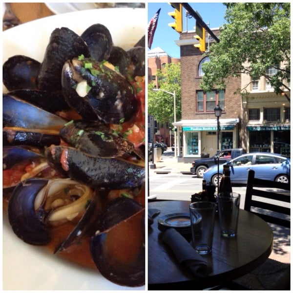 Hank's Oyster Bar Seafood Restaurant in Alexandria