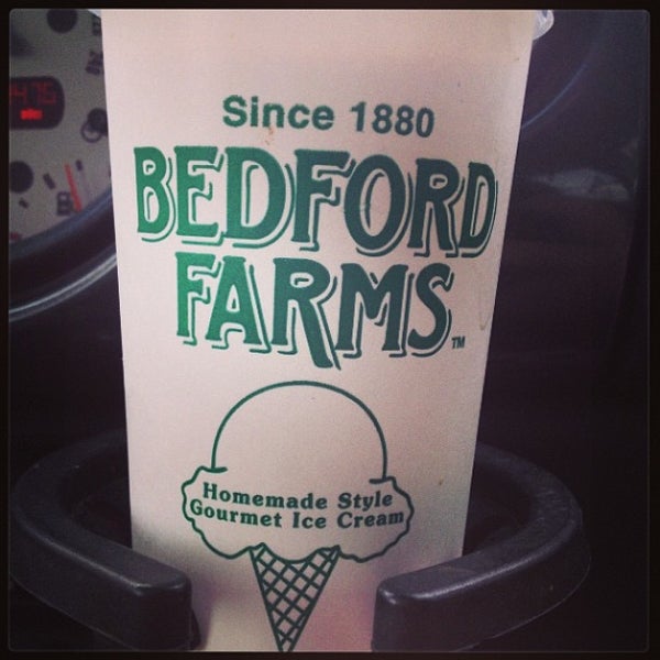 Photo taken at Bedford Farms Ice Cream by Margot B. on 8/18/2013
