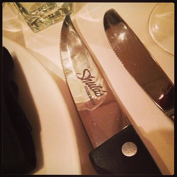 Снимок сделан в Shula&#39;s Steak House пользователем Agent P. 1/27/2014
