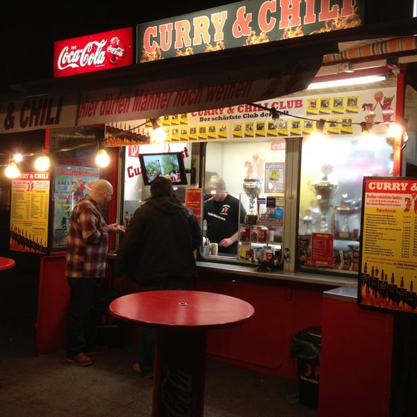 รูปภาพถ่ายที่ Curry &amp; Chili โดย @DerekFinke เมื่อ 3/7/2013