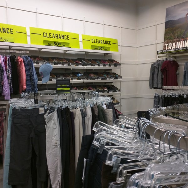 Eddie Bauer Outlet 1239 Industrial Park Dr