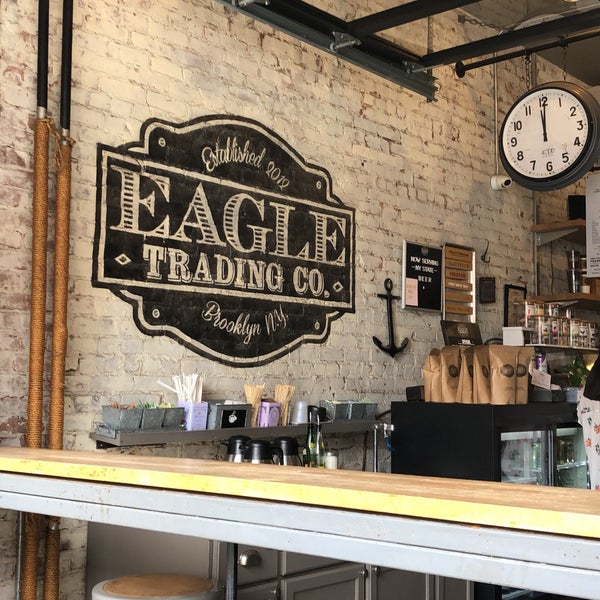 Foto diambil di Eagle Trading Co. oleh Flávio R. pada 9/14/2019