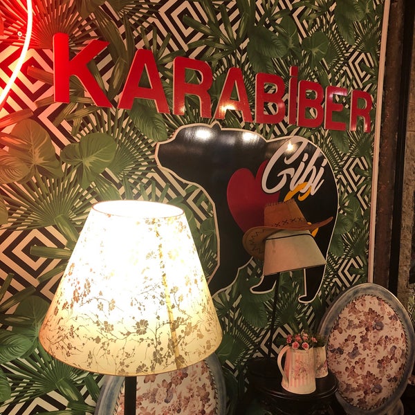 Foto diambil di Karabiber Cafe &amp; Restaurant oleh Ferhat A. pada 10/28/2019