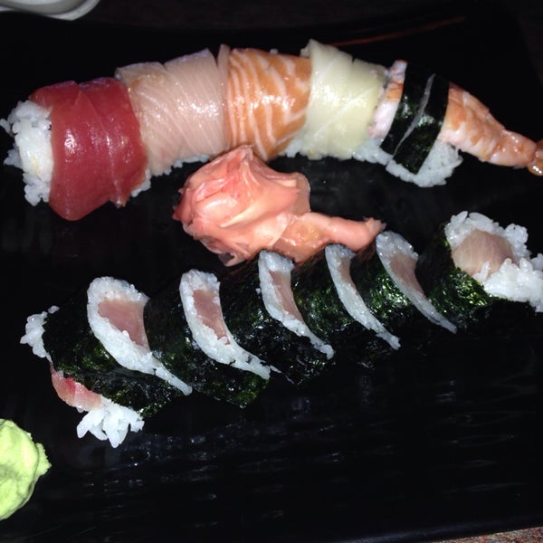 Foto tomada en Shogun Japanese Restaurant &amp; Sushi Bar  por Manfred N. el 3/10/2014